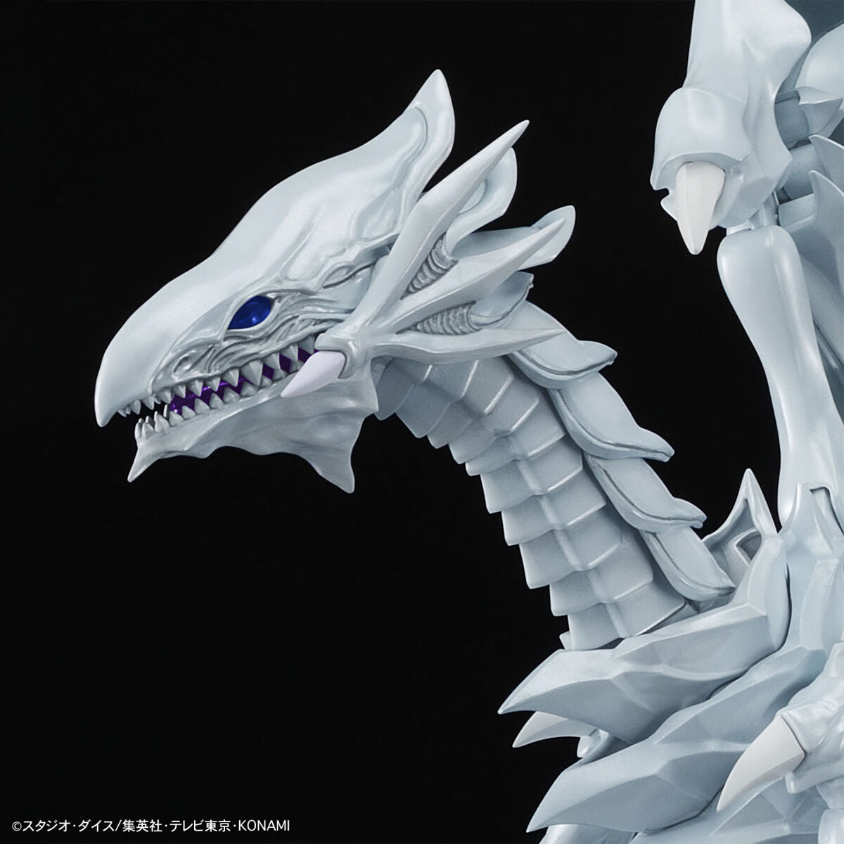 Bandai Figure-rise Standard Amplified Yu-Gi- Oh! Blue-Eyes White Dragon Model Kit