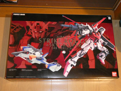 BAS1138257 Bandai PG 1/60 MBF-02 Aile Strike Rouge + FX-550 Skygrasper Model Kit 4573102642349