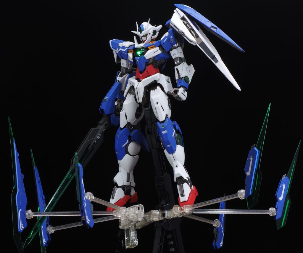 Bandai MG 1/100 Gundam 00 QAN[T] Model Kit