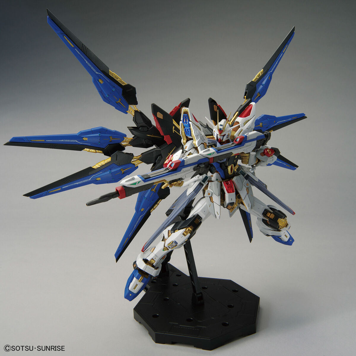 BAS2583176 Bandai MGEX 1/100 ZGMF-X20A Strike Freedom Gundam Model Kit