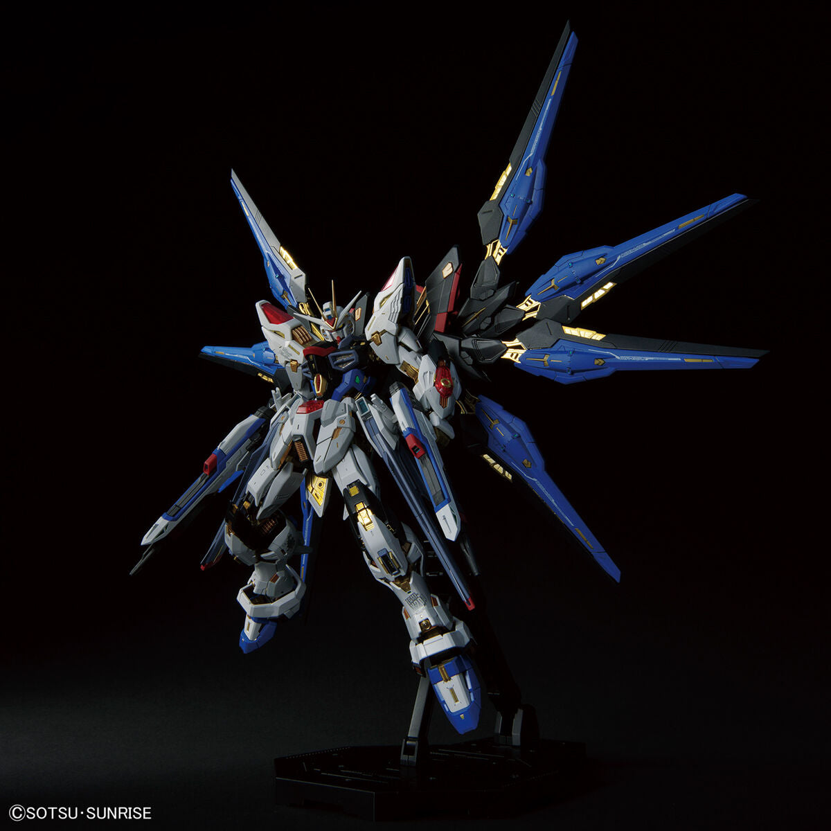 BAS2583176 Bandai MGEX 1/100 ZGMF-X20A Strike Freedom Gundam Model Kit