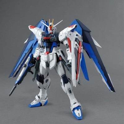 BAS2316367 Bandai MG 1/100  ZGMF-X10A Freedom Gundam 2.0