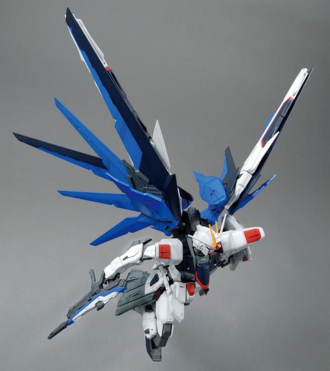 BAS2316367 Bandai MG 1/100 ZGMF-X10A Freedom Gundam 2.0