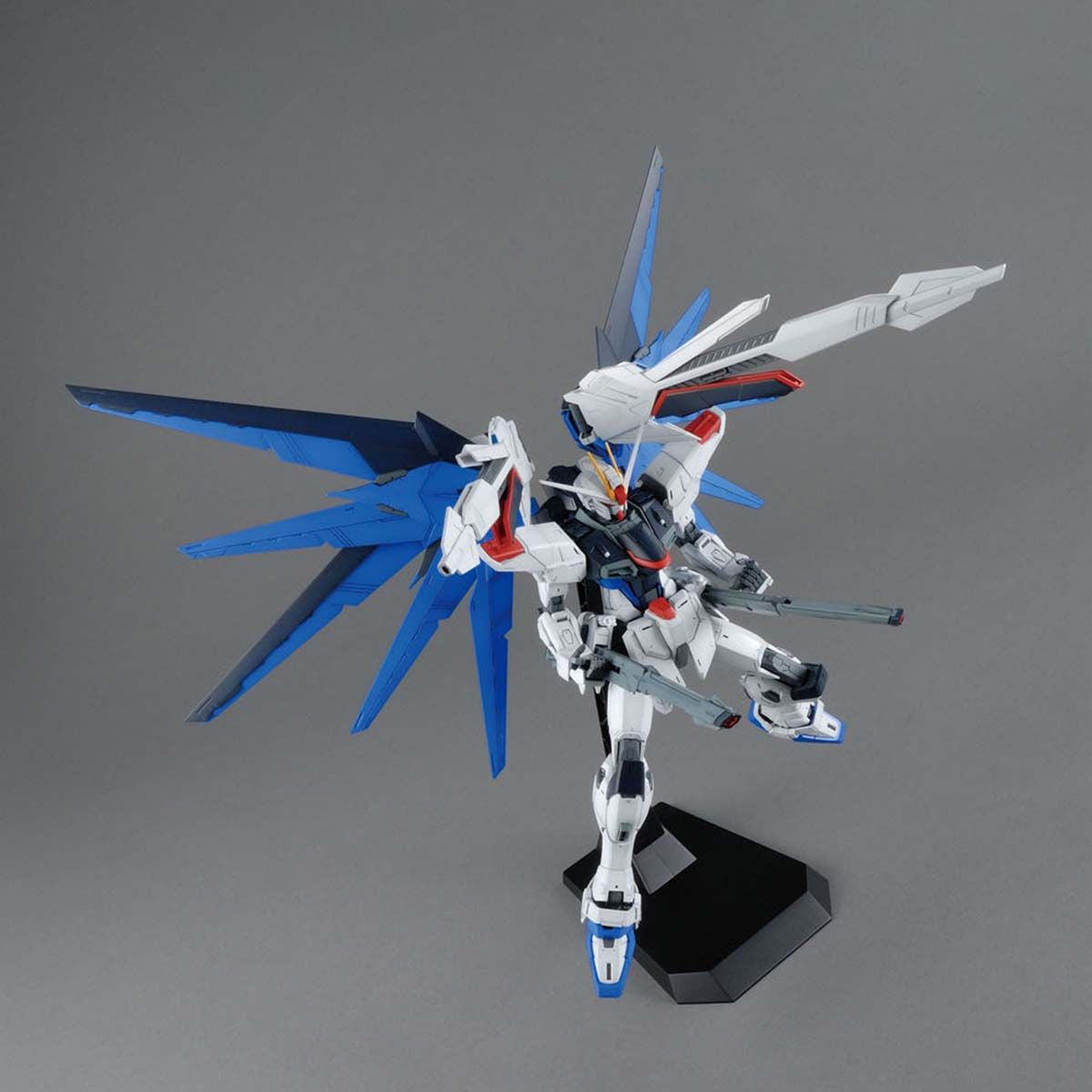 BAS2316367 Bandai MG 1/100 ZGMF-X10A Freedom Gundam 2.0