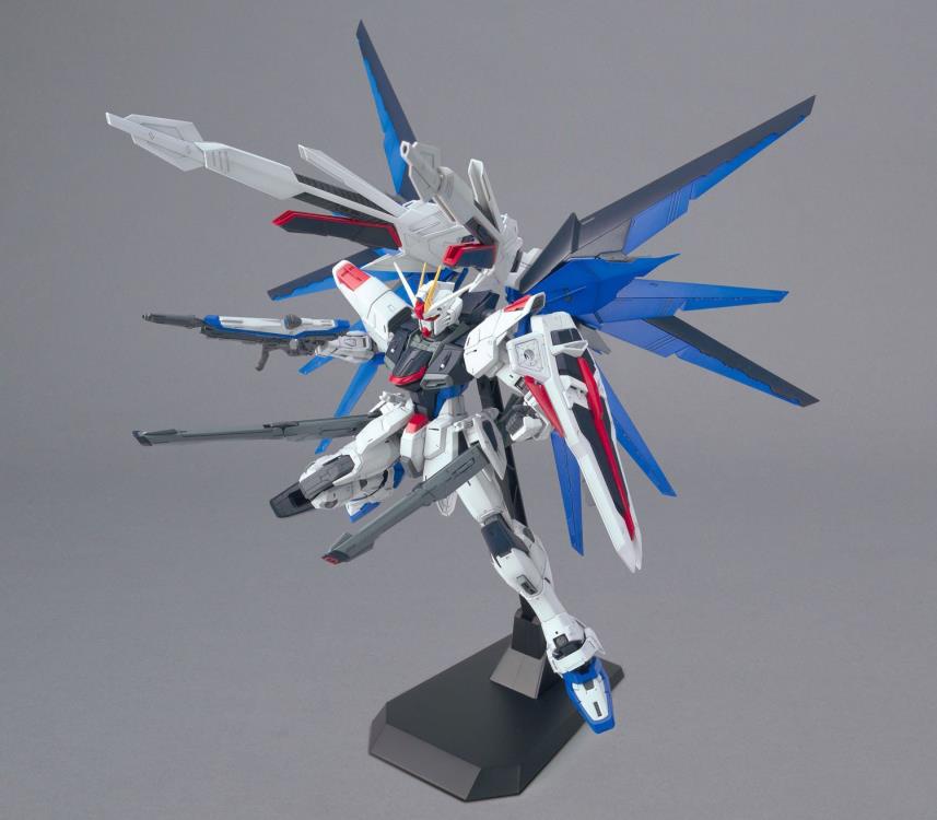 BAS2316367 Bandai MG 1/100 ZGMF-X10A Freedom Gundam 2.0