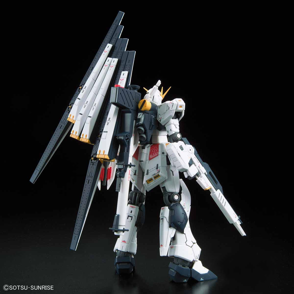 BAS2466963 Bandai RG 1/144 RX-93 Nu Gundam